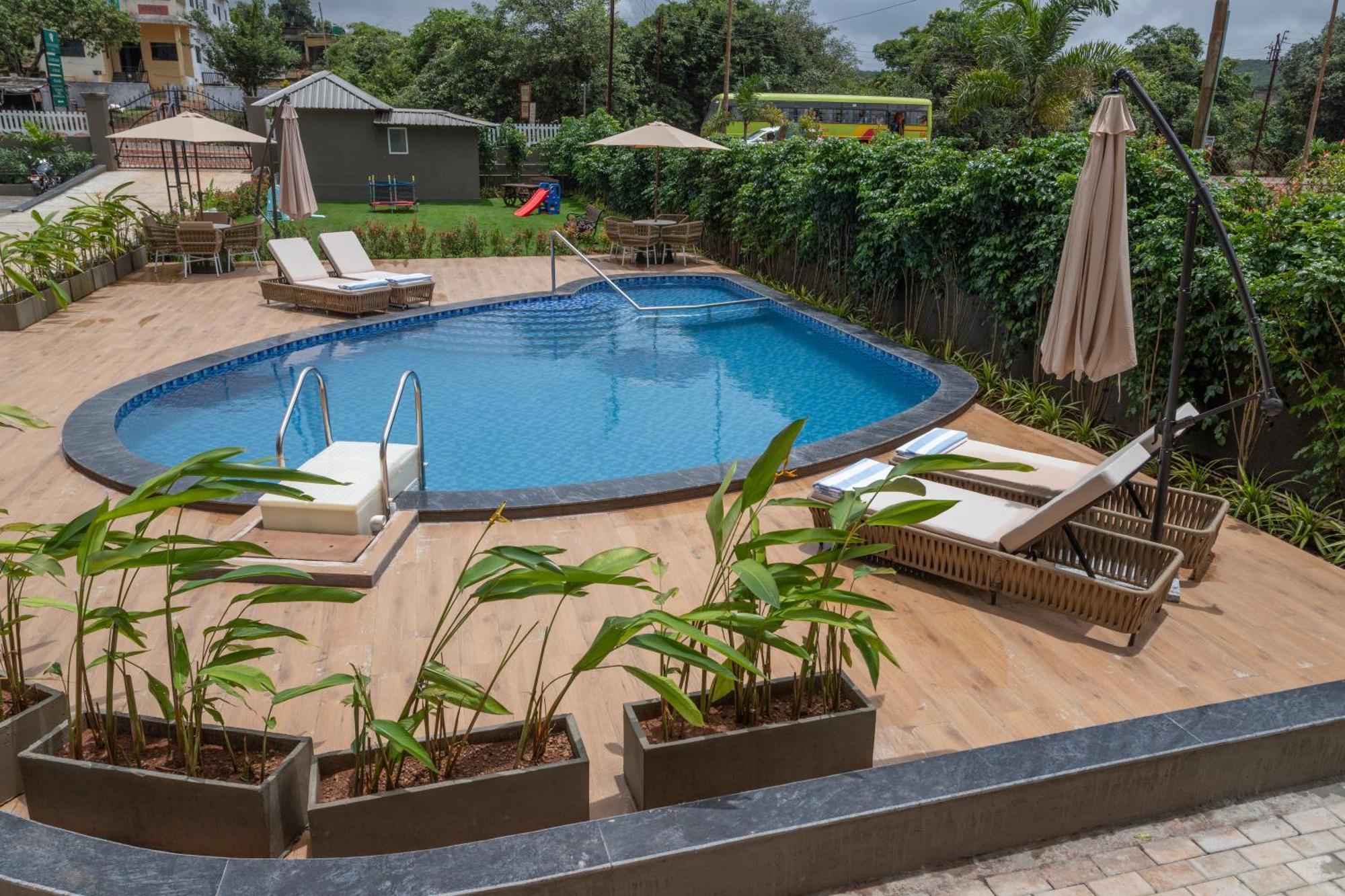Stone Wood Hotel Amboli מראה חיצוני תמונה