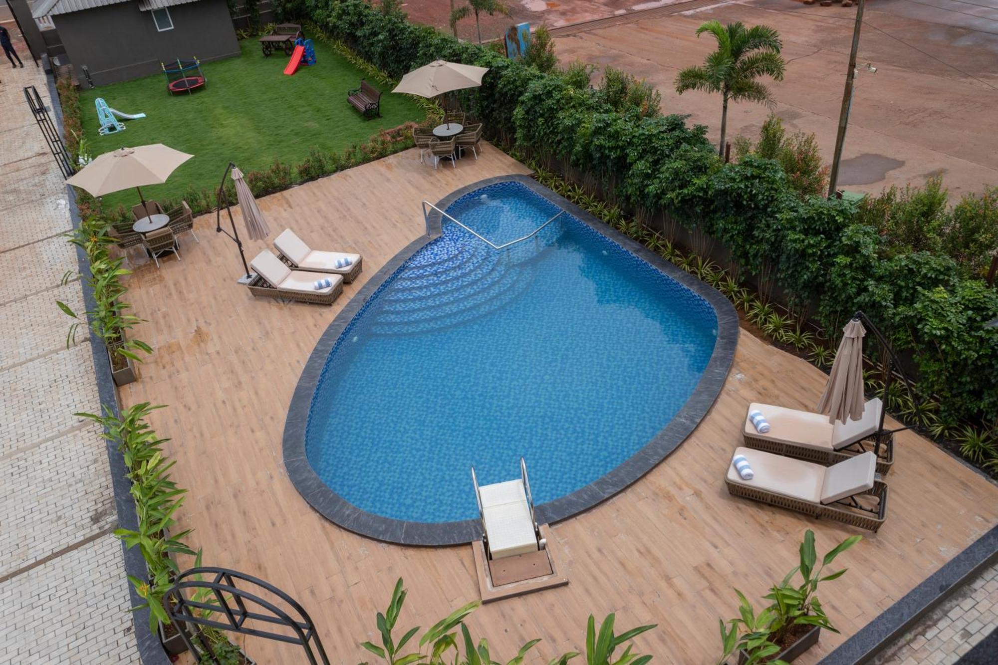 Stone Wood Hotel Amboli מראה חיצוני תמונה