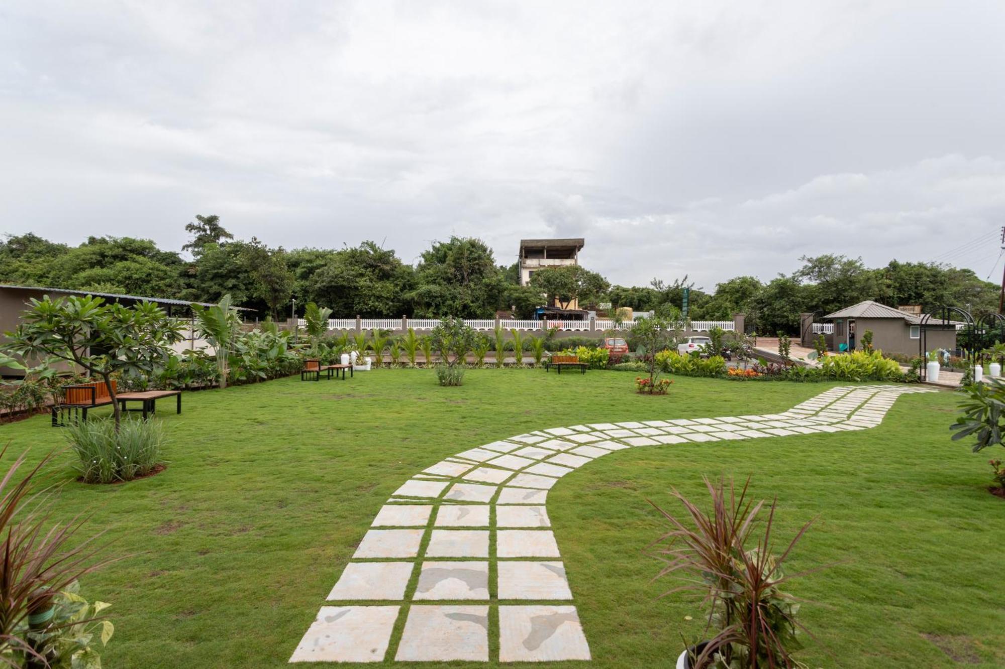 Stone Wood Hotel Amboli מראה חיצוני תמונה