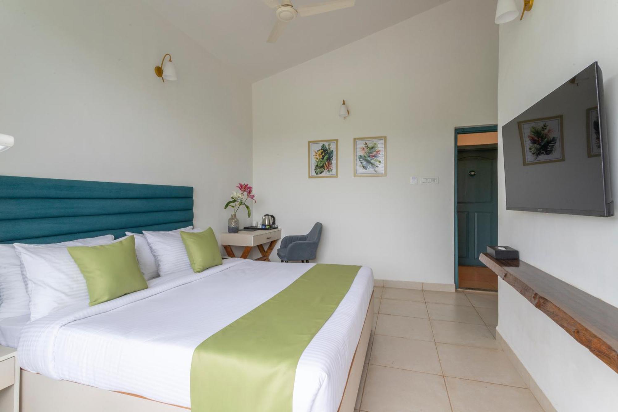Stone Wood Hotel Amboli מראה חיצוני תמונה