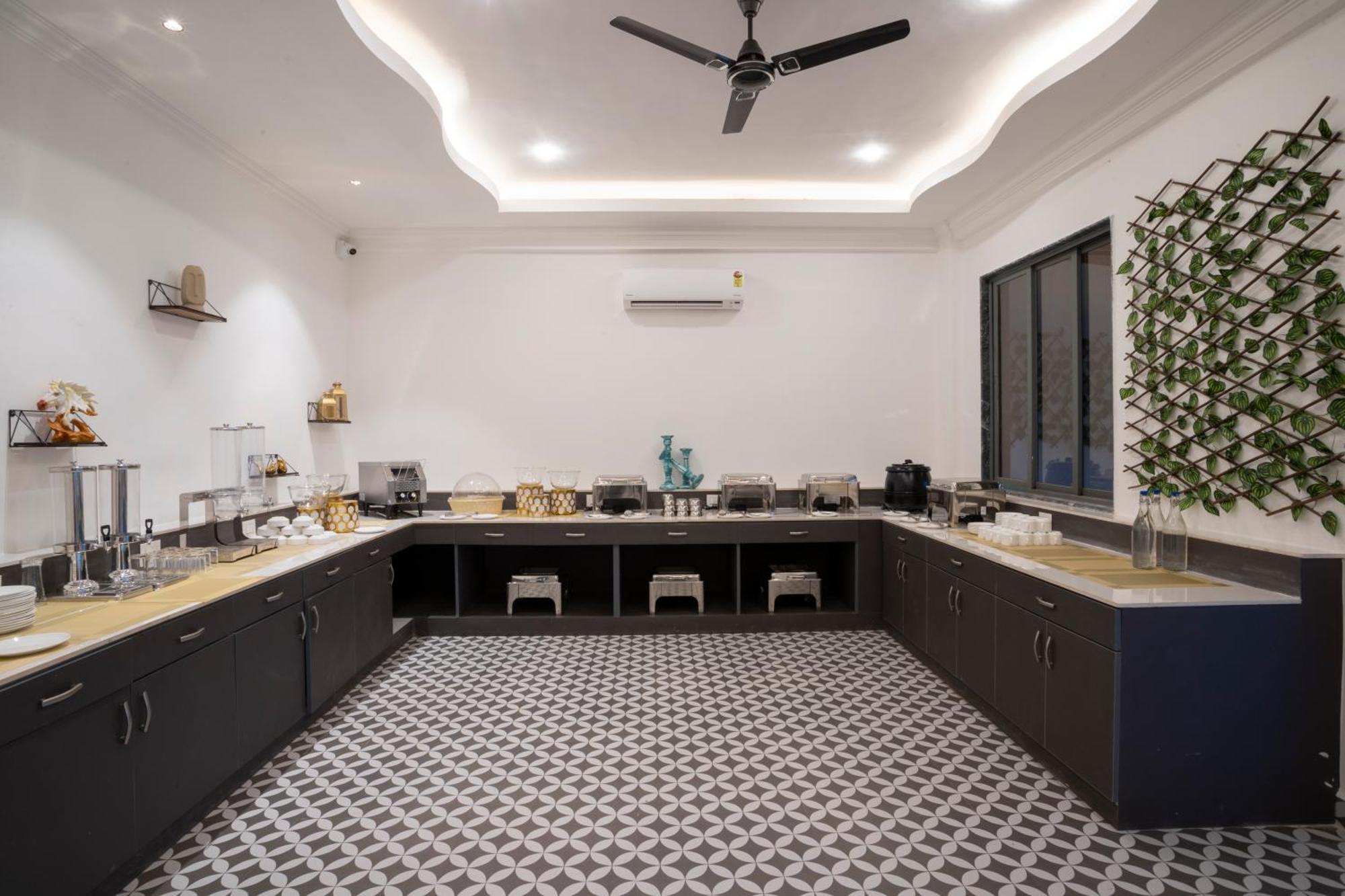 Stone Wood Hotel Amboli מראה חיצוני תמונה